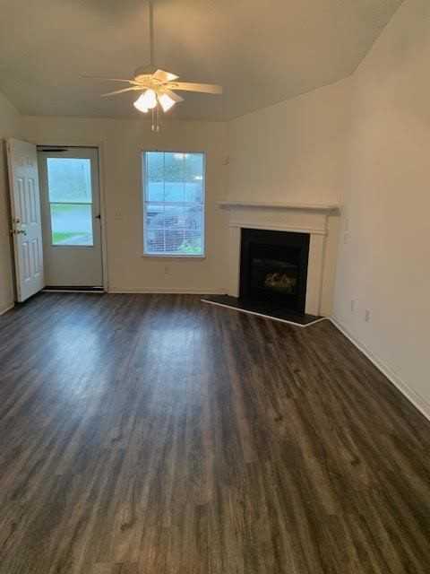 2704 Bluff View Dr #B - Photo 2 of 16