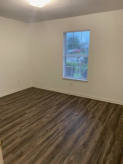 2704 Bluff View Dr #B - Photo 7 of 16