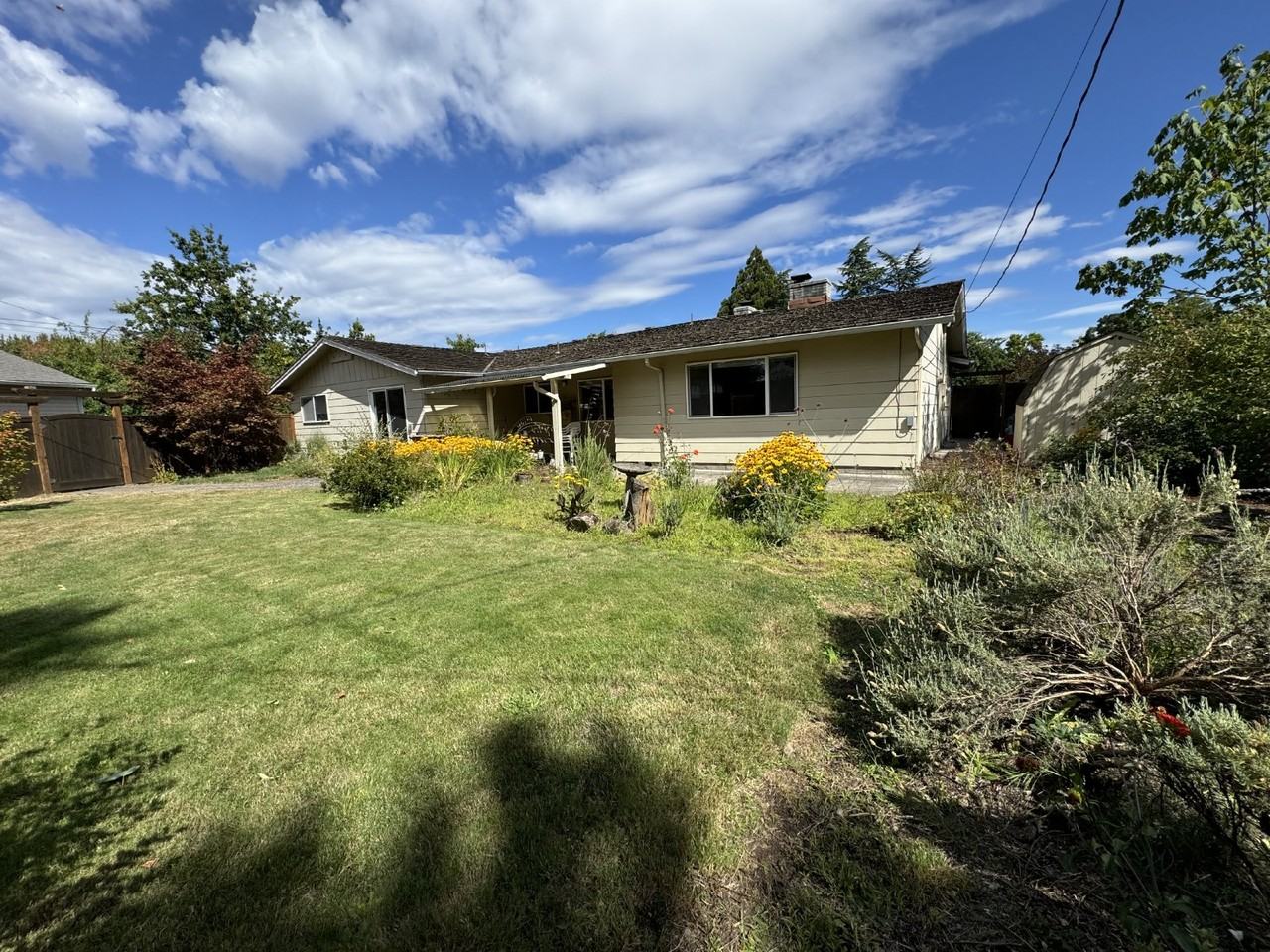 1862 Taylor St - Photo 2 of 23