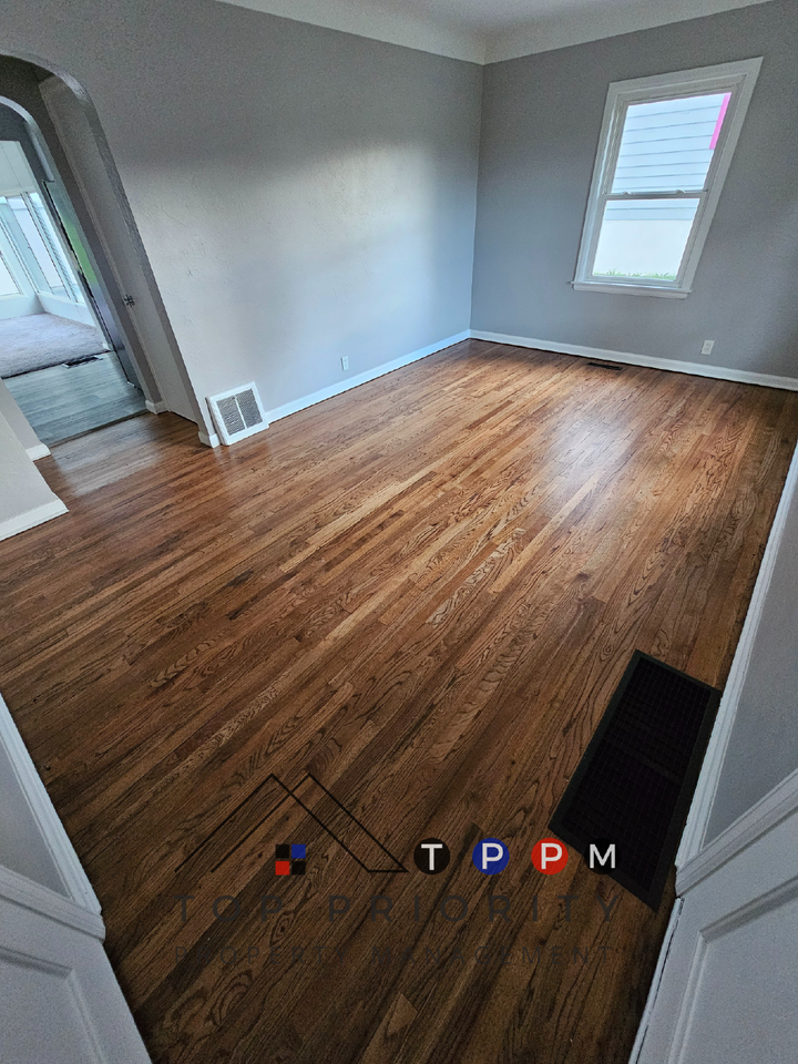 819 15th Ave Sw - Photo 2 of 23