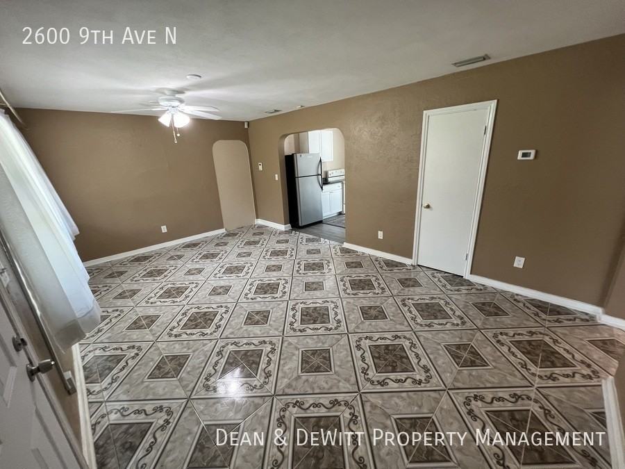 2600 9th Ave N - Photo 2 of 35