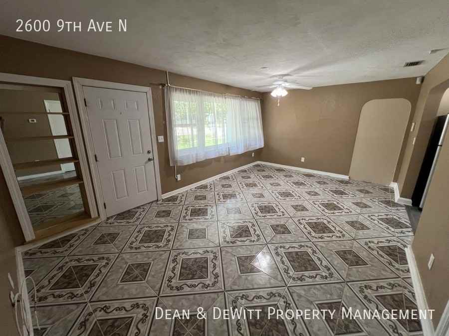 2600 9th Ave N - Photo 3 of 35