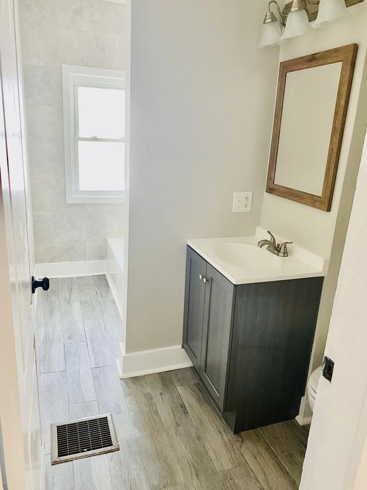 918 Carpenter St #NA - Photo 2 of 11