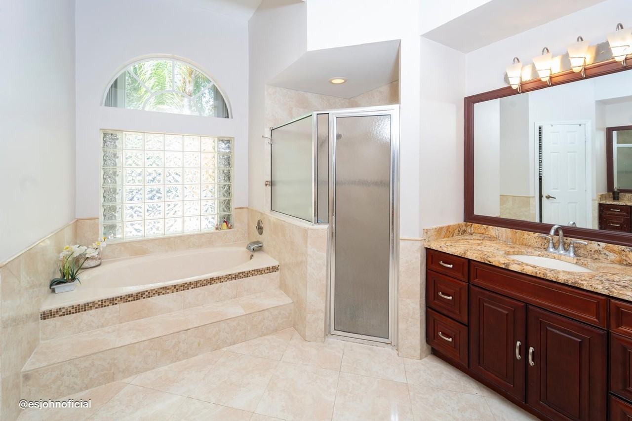 8252 Nw 44th St #NA - Photo 7 of 36