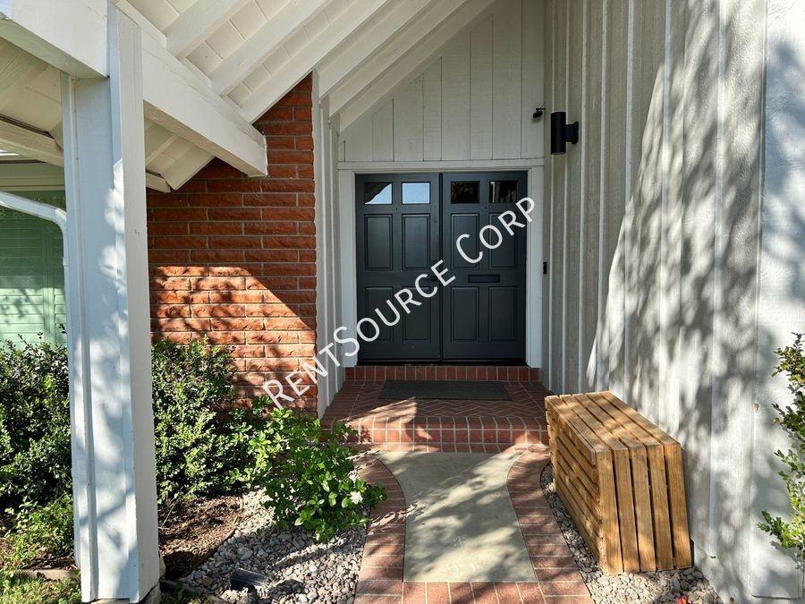 25463 Via Escovar - Photo 2 of 35