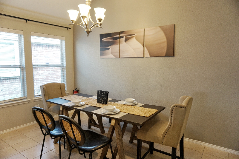 9412 Caliente Dr - Photo 7 of 27