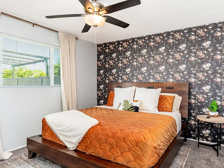 7414 E Moreland St - Photo 5 of 22