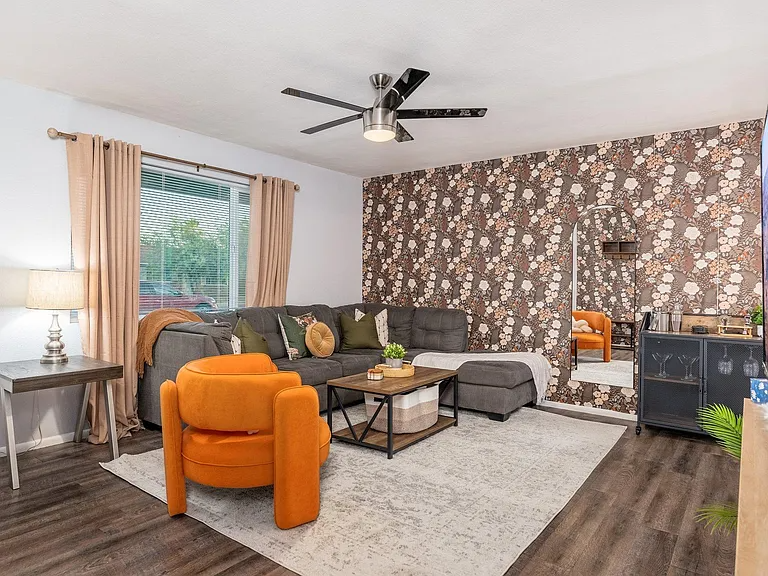 7414 E Moreland St - Photo 7 of 22