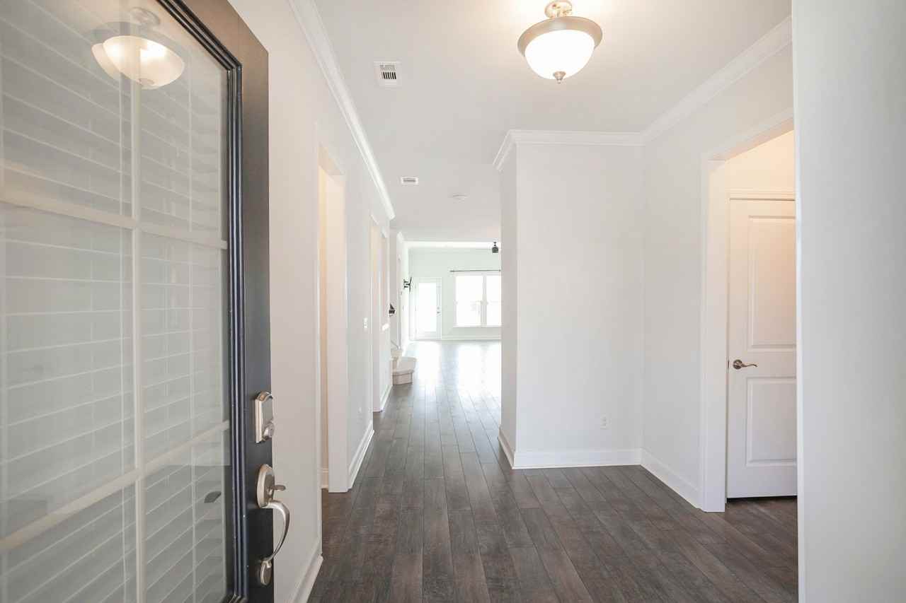 110 Wynfield Blvd - Photo 3 of 50