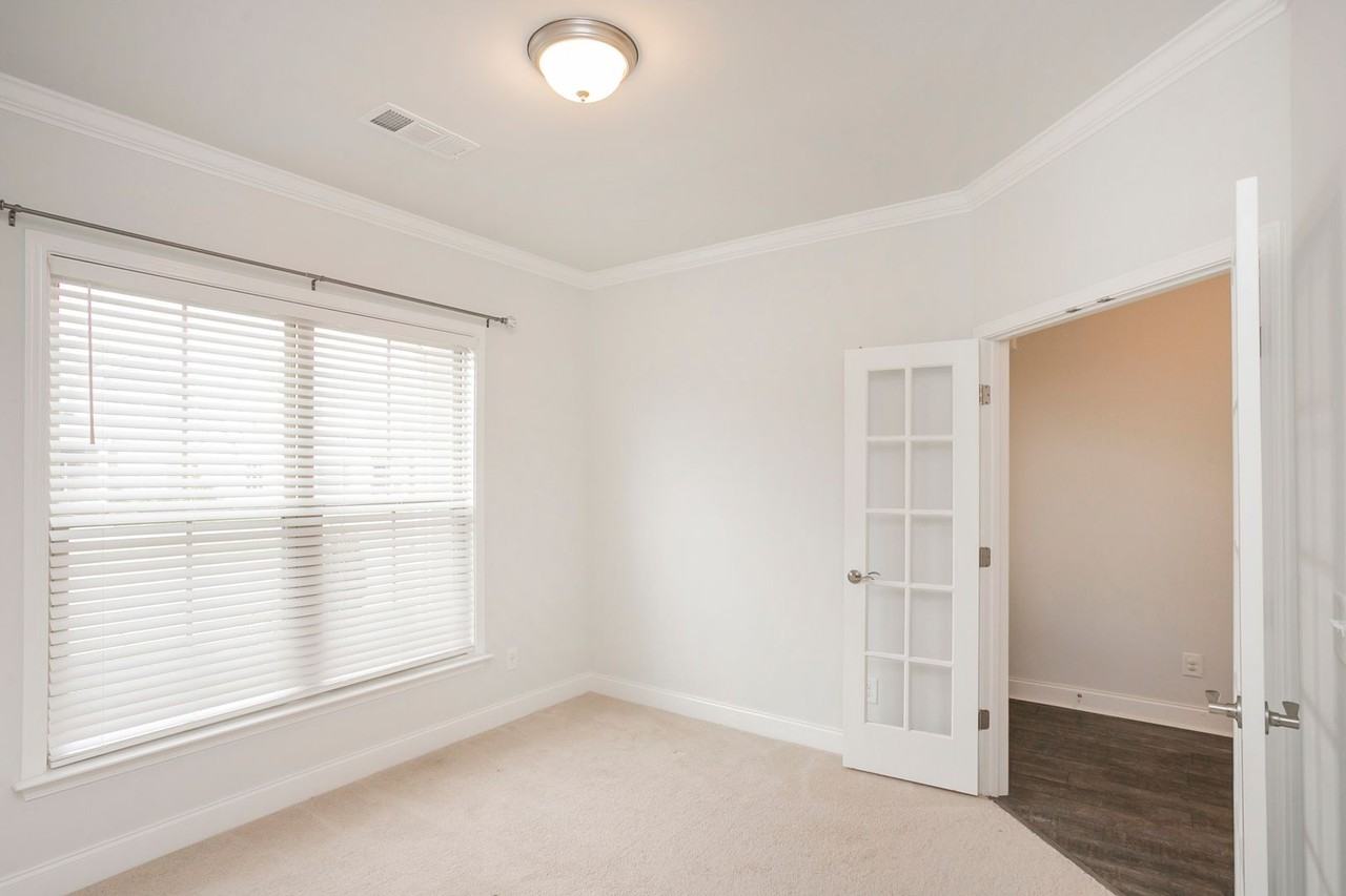 110 Wynfield Blvd - Photo 5 of 50