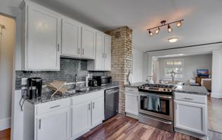 featured image of 2501 Garfield Ave