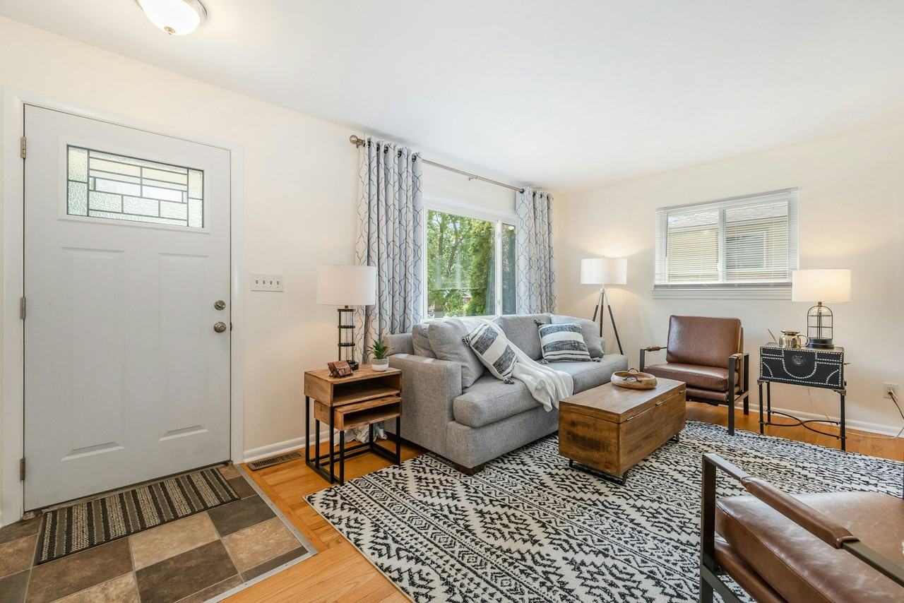 621 Susan Drive - Photo 3 of 29