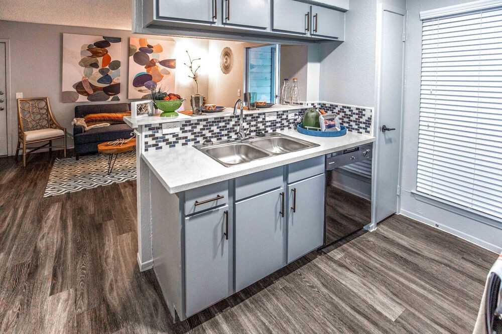 Treehouse Apartments - Photo 6 of 19