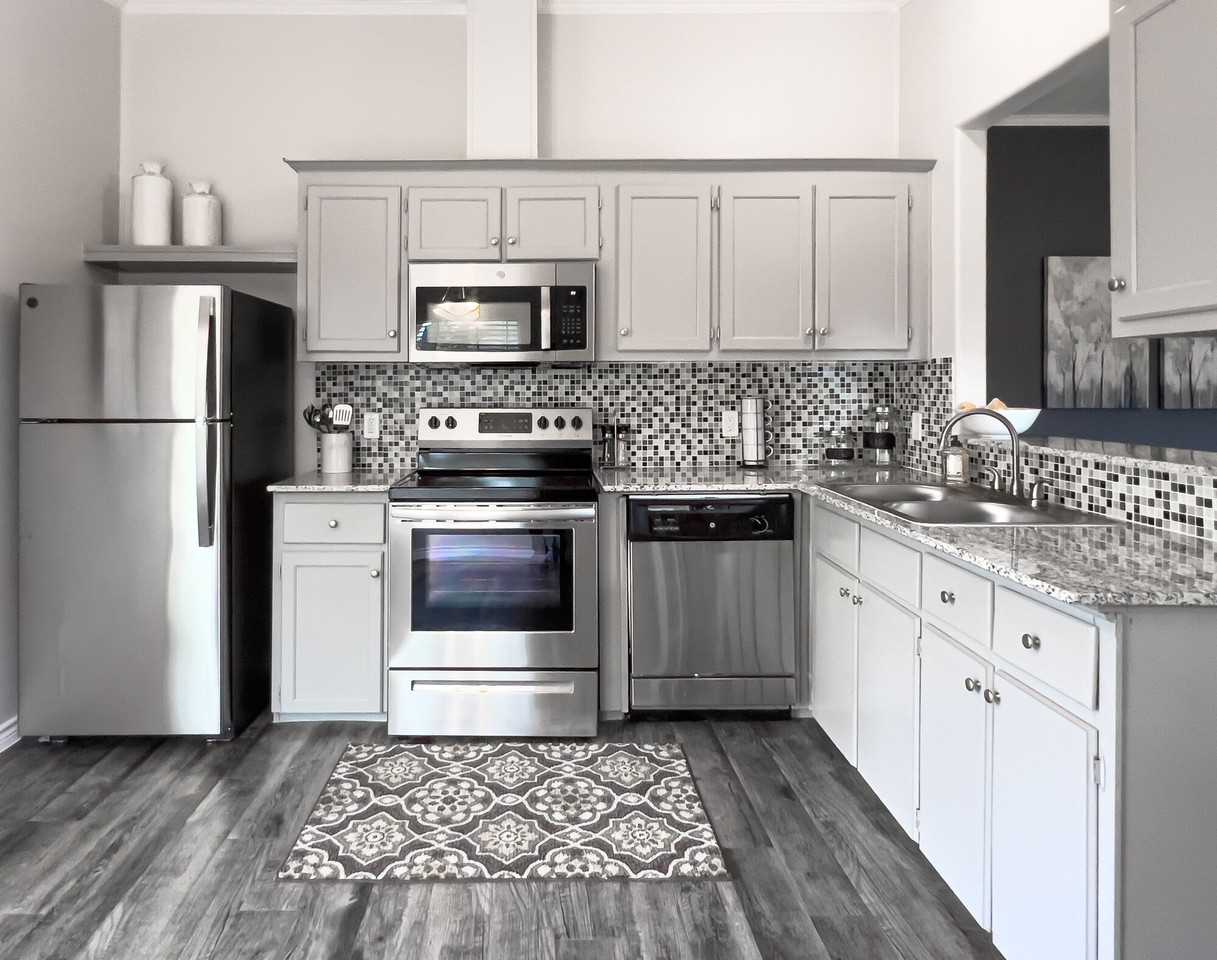 Waterstone Place Apartments - Photo 6 of 12