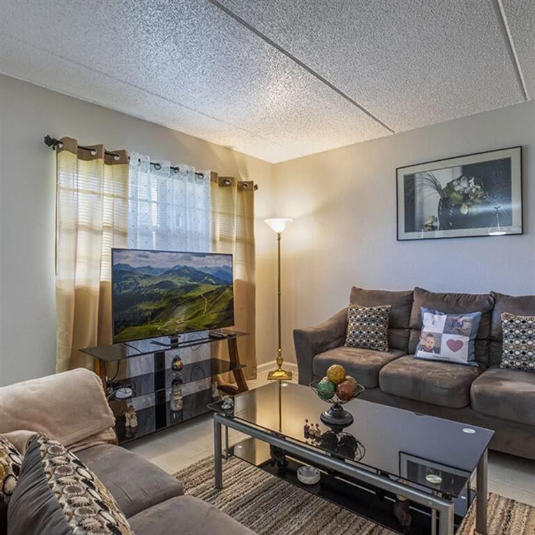 The Element at 464 - Photo 3 of 32