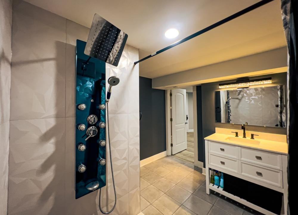 7801 S Union Ave - Photo 3 of 4