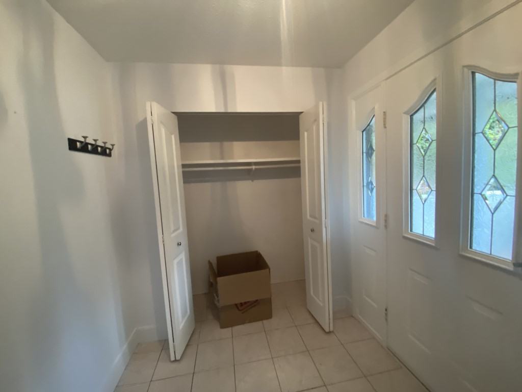 2065 Cathers Dr Uppr - Photo 2 of 22