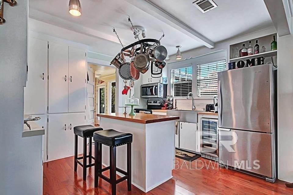 3376 Washington Ave - Photo 4 of 23