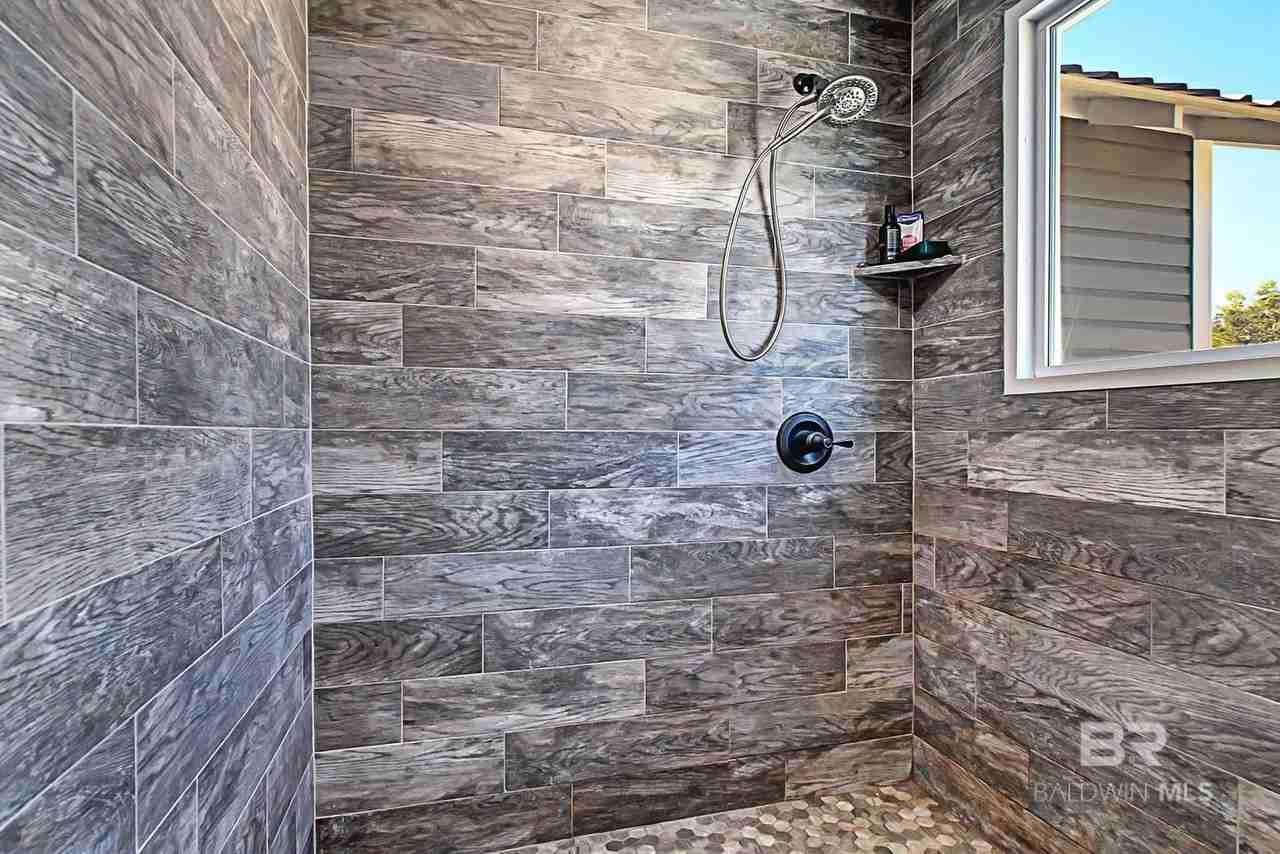 3376 Washington Ave - Photo 7 of 23