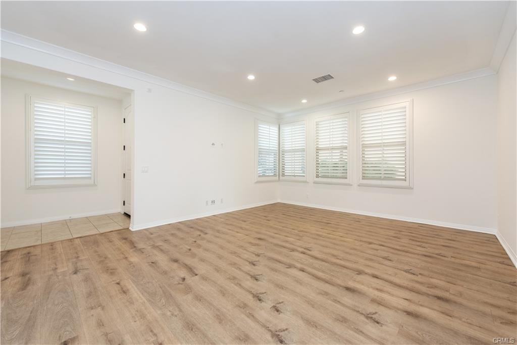 26 Peony - Photo 2 of 8