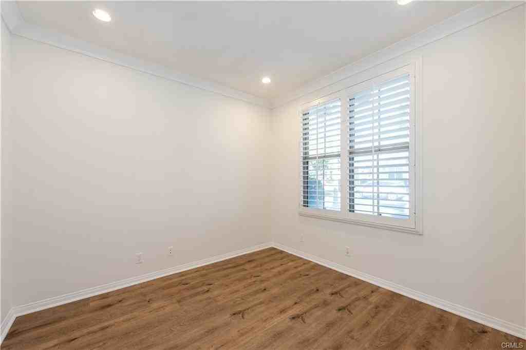 26 Peony - Photo 3 of 8