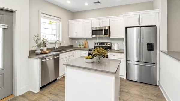 Hudson Place Apartments - Photo 3 of 10