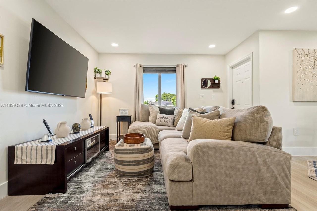 18606 Sw 100th Ave #18606 - Photo 2 of 29