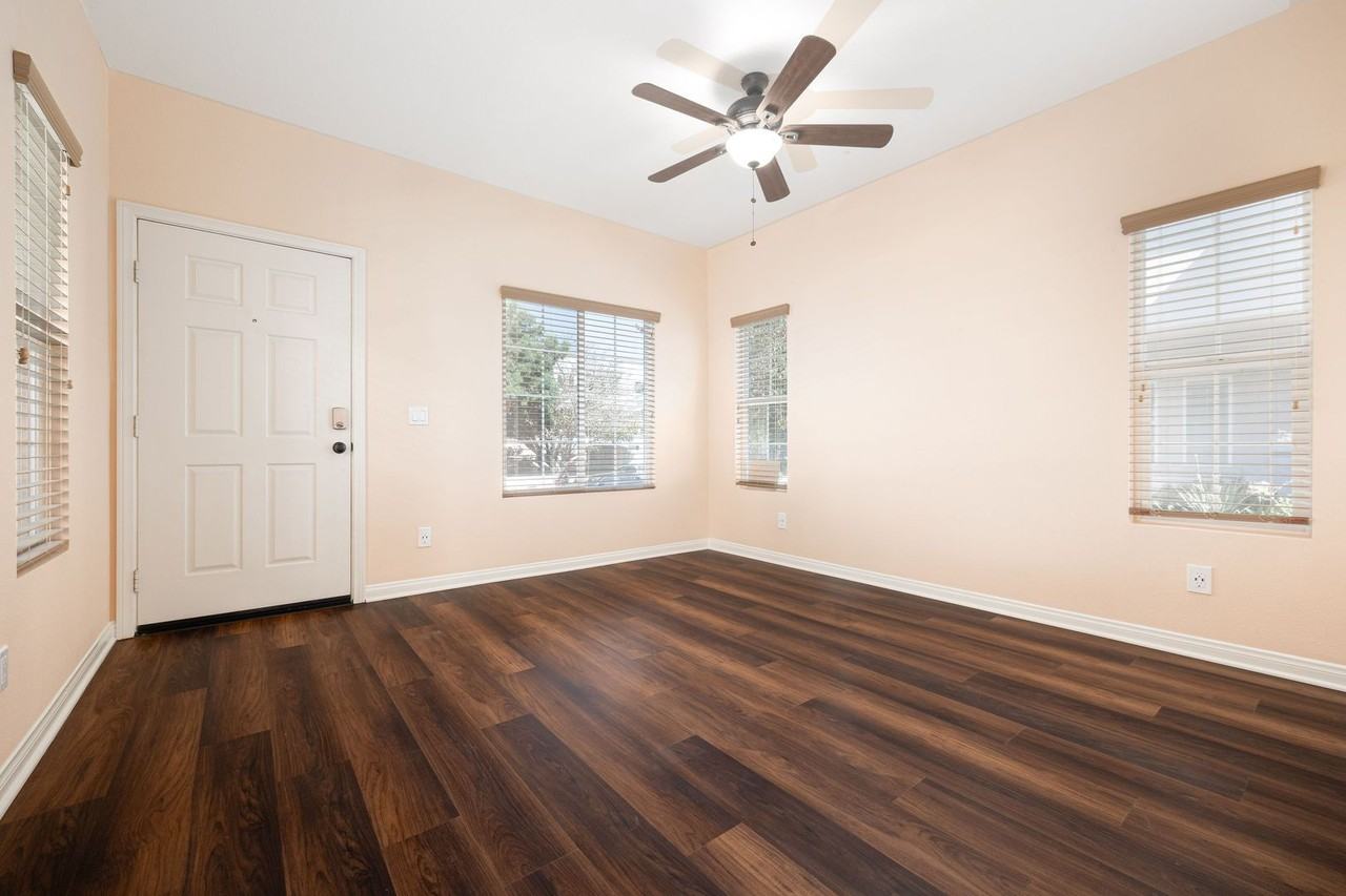 537 Stork St - Photo 2 of 18