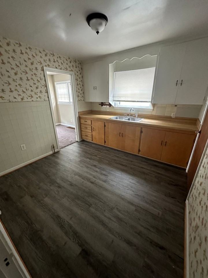 1517 South Ave - Photo 4 of 7