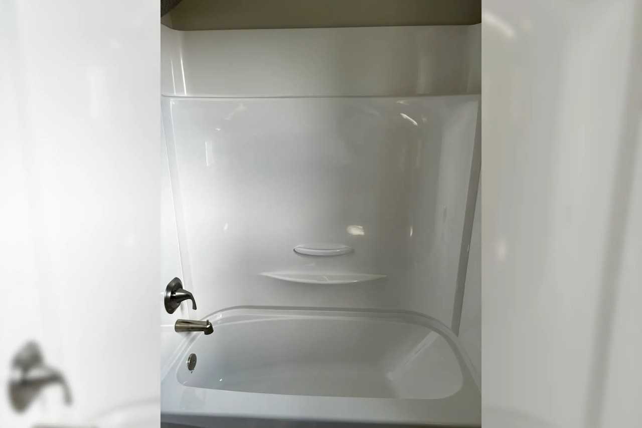 234 1/2 E Main St - Photo 3 of 20