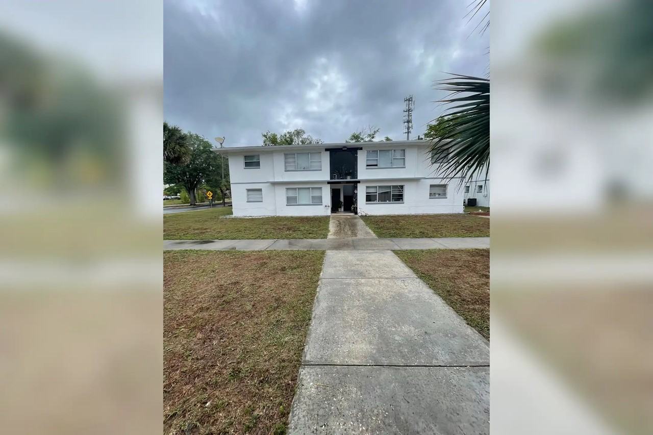 320 W Howry Ave Apt 3 - Photo 2 of 19