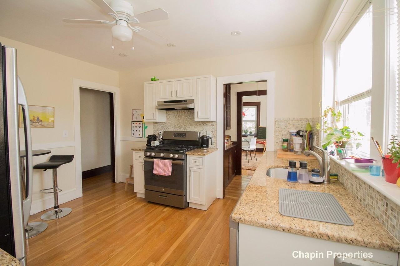 55 Franklin St #1 - Photo 5 of 12