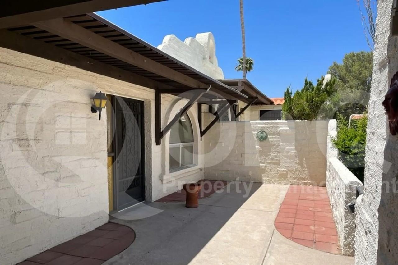 730 W Calle Del Ensalmo - Photo 2 of 26