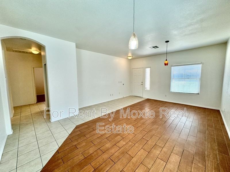 44038 W Granite Dr - Photo 4 of 17