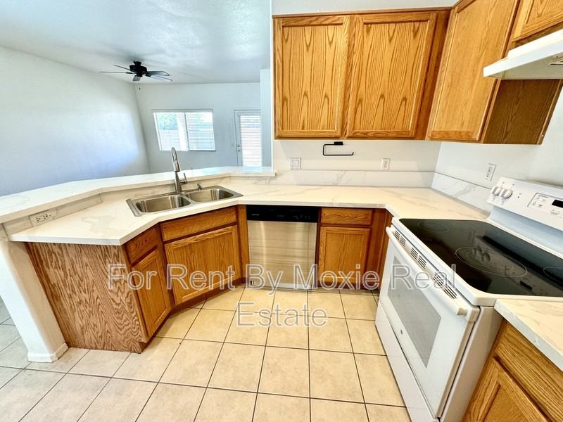 44038 W Granite Dr - Photo 7 of 17