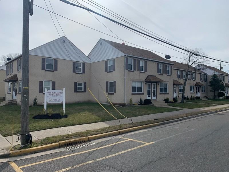 4002 Arctic Ave - Photo 2 of 32