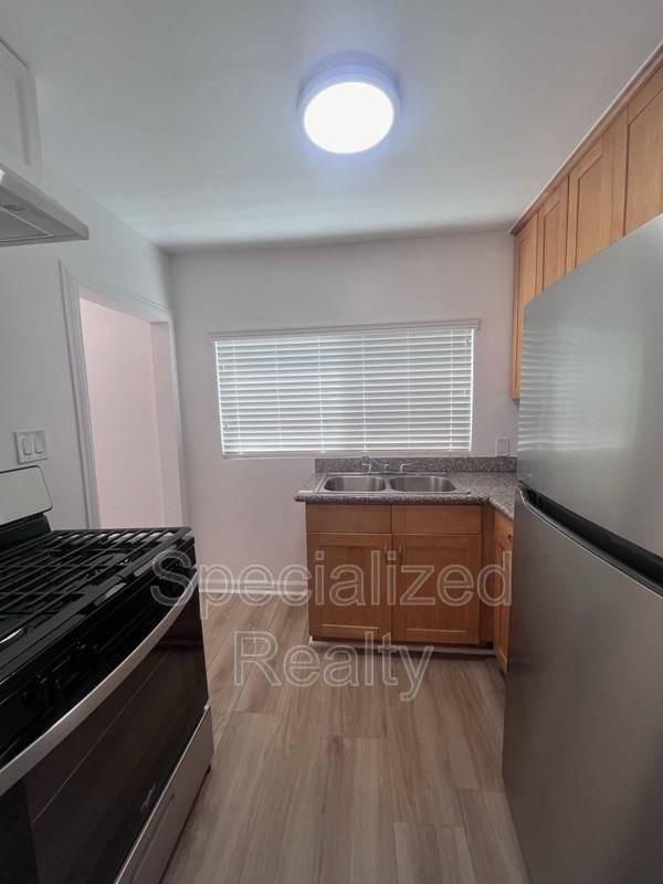 1420 Isabel St - Photo 5 of 12