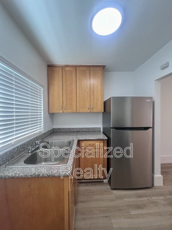 1420 Isabel St - Photo 6 of 12