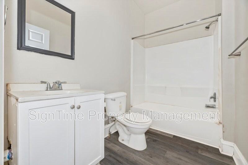 220 Summit Ave #2F - Photo 2 of 10