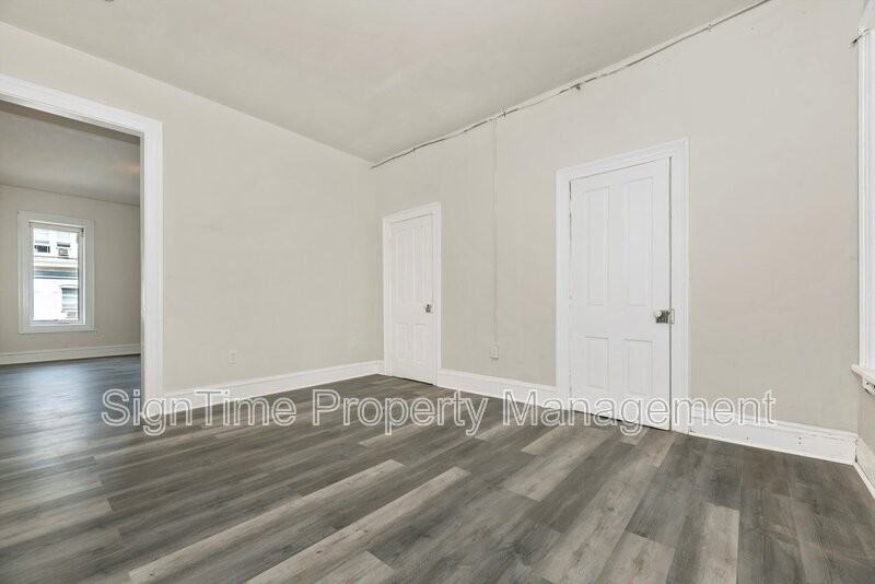 220 Summit Ave #2F - Photo 3 of 10
