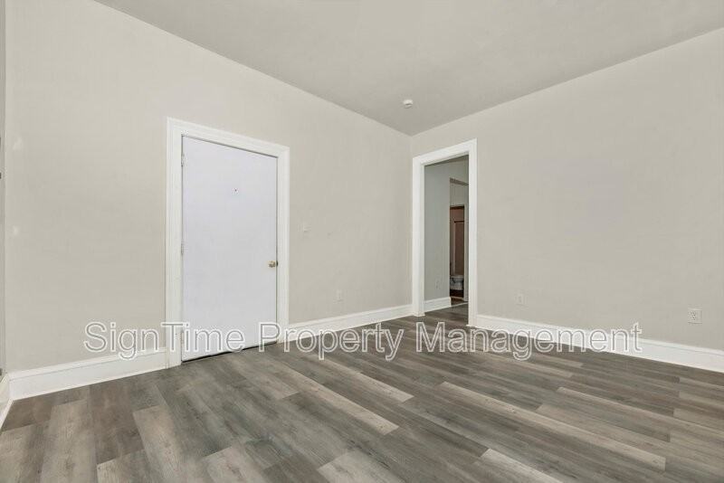 220 Summit Ave #2F - Photo 4 of 10