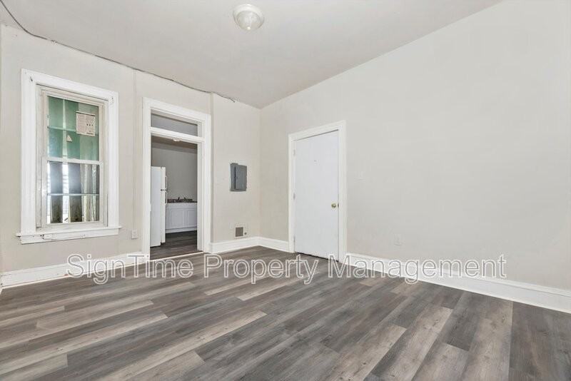 220 Summit Ave #2F - Photo 5 of 10