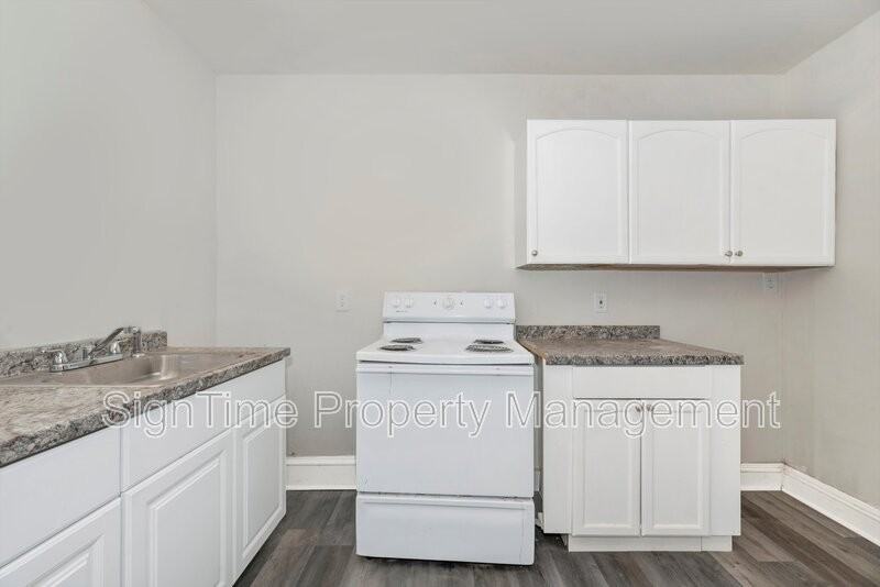 220 Summit Ave #2F - Photo 7 of 10