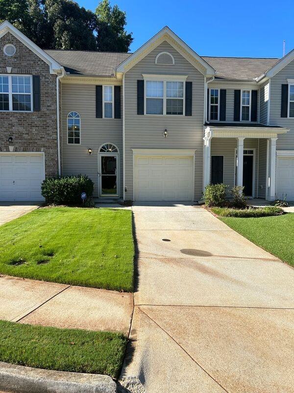 441 Lantern Wood Dr - Photo 2 of 29