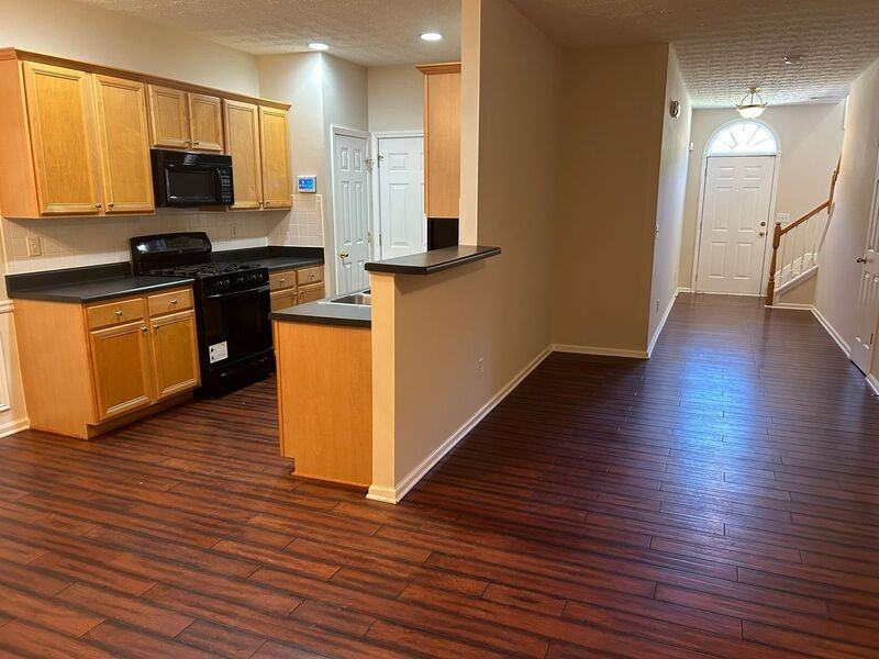 441 Lantern Wood Dr - Photo 3 of 29