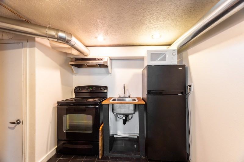 107 Ne 74th Ave - Photo 3 of 15