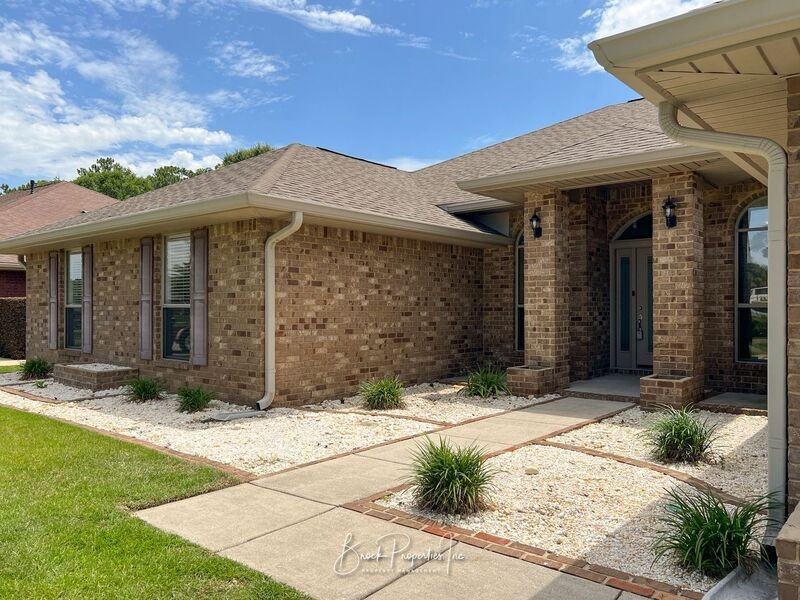 2080 Stennis Dr - Photo 2 of 43