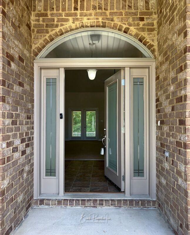 2080 Stennis Dr - Photo 4 of 43