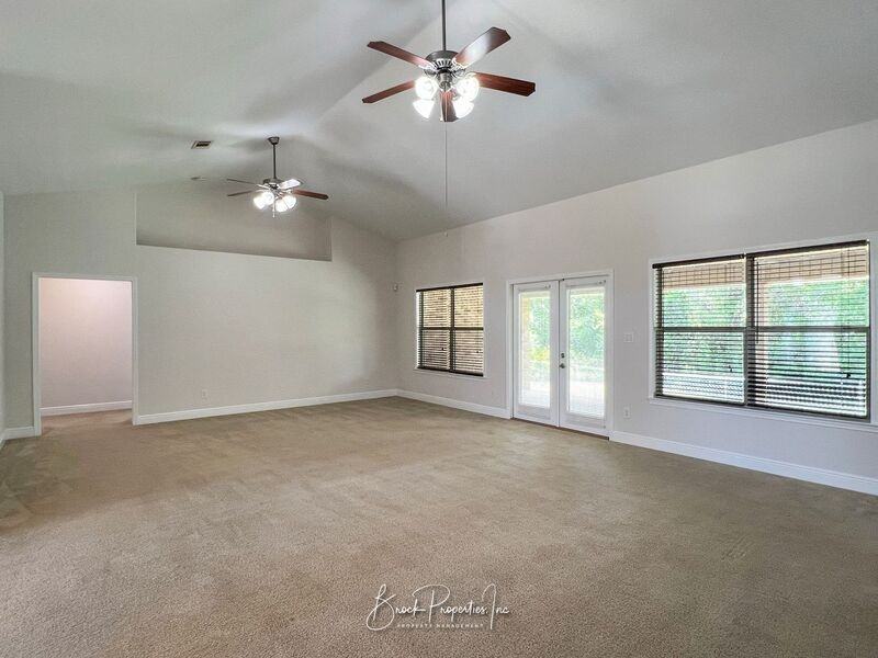 2080 Stennis Dr - Photo 6 of 43