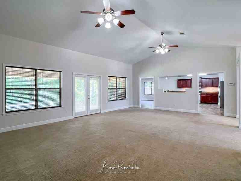 2080 Stennis Dr - Photo 7 of 43